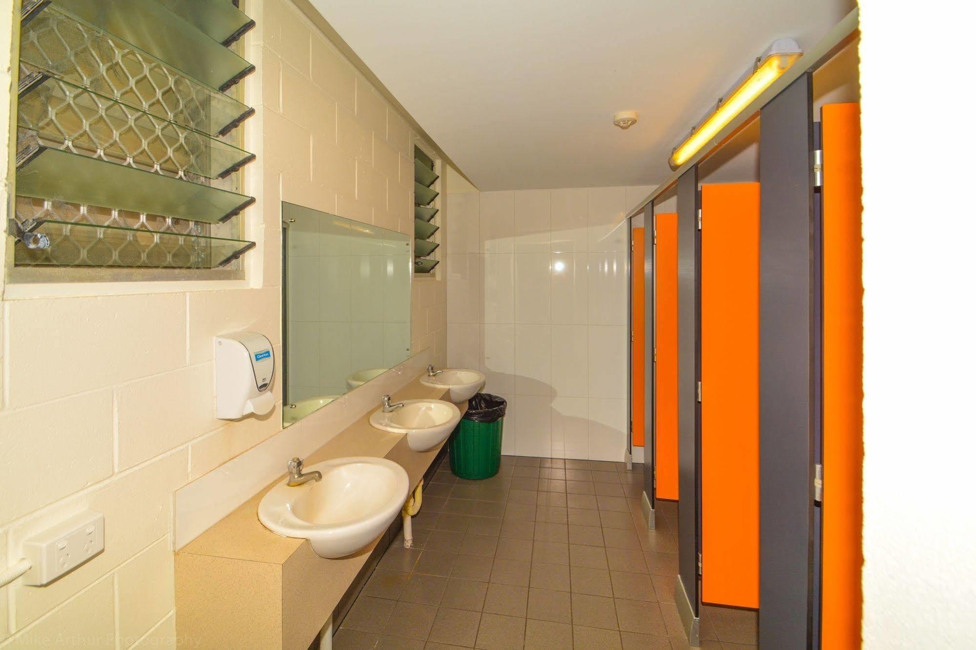 Chillis Backpackers Hostel Даруин Екстериор снимка